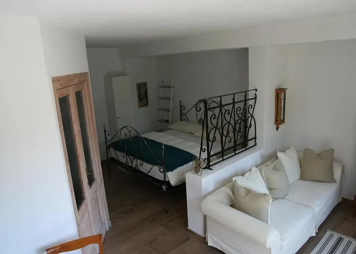 La Dinner & Bed 3* イスプラ